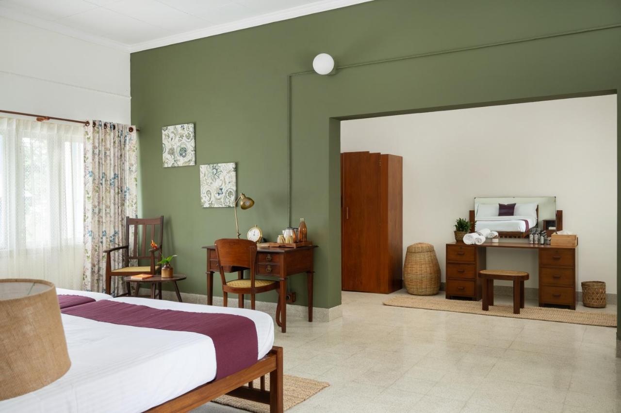 The Sacred Lotus Ayurveda Wellness Retreat Hotel Kochi Bagian luar foto