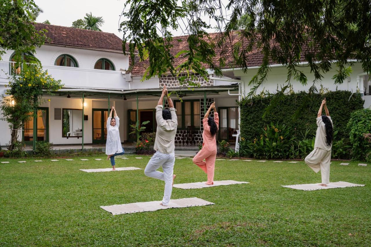 The Sacred Lotus Ayurveda Wellness Retreat Hotel Kochi Bagian luar foto