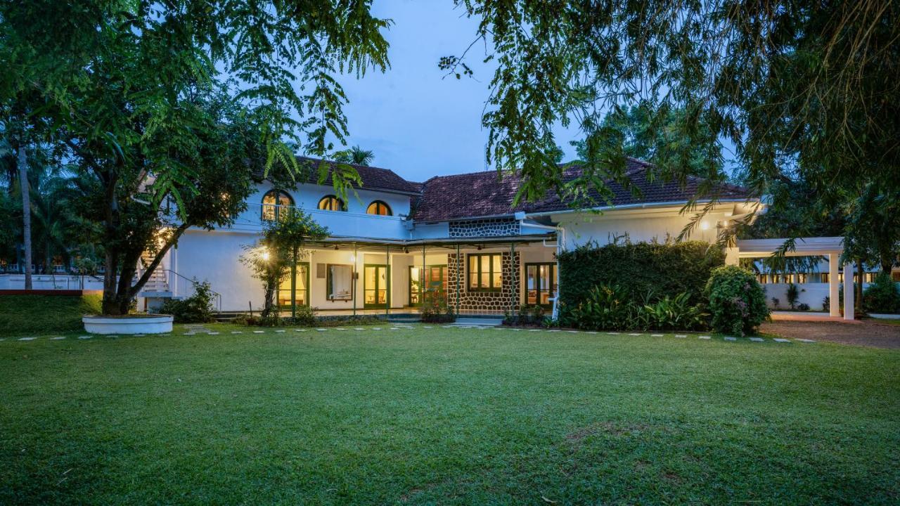 The Sacred Lotus Ayurveda Wellness Retreat Hotel Kochi Bagian luar foto