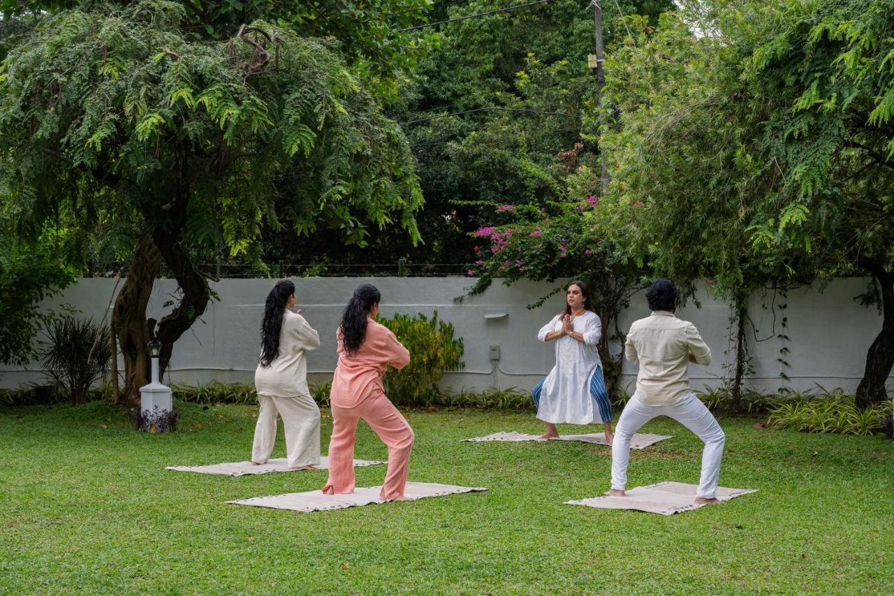 The Sacred Lotus Ayurveda Wellness Retreat Hotel Kochi Bagian luar foto