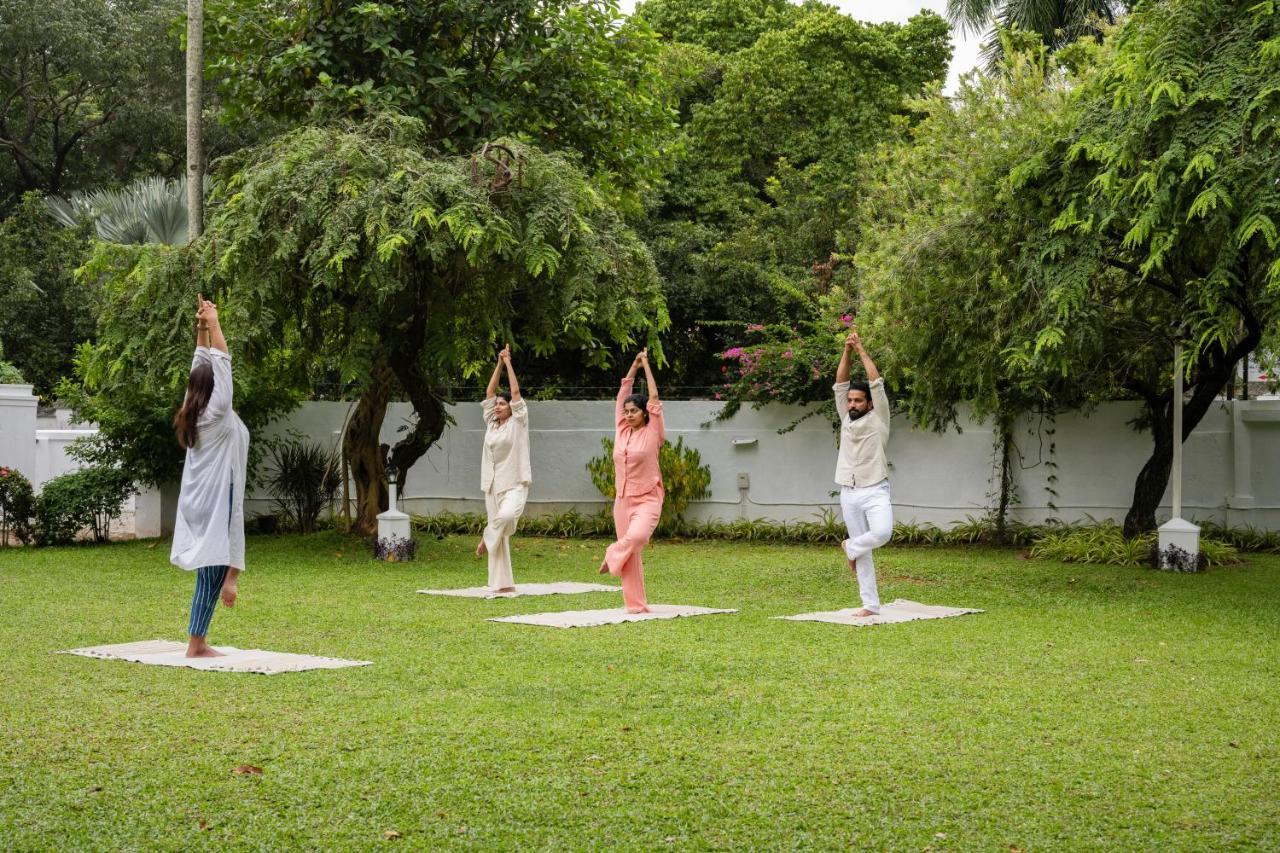 The Sacred Lotus Ayurveda Wellness Retreat Hotel Kochi Bagian luar foto