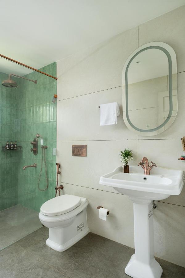 The Sacred Lotus Ayurveda Wellness Retreat Hotel Kochi Bagian luar foto